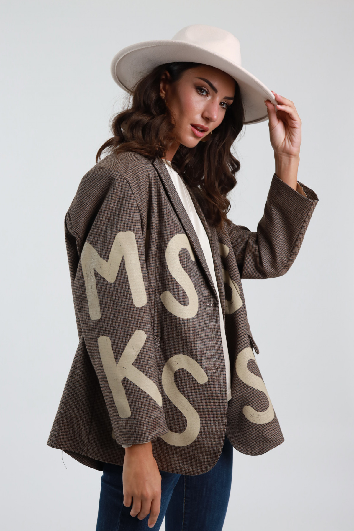 Blazer Over "Miss Kiss"