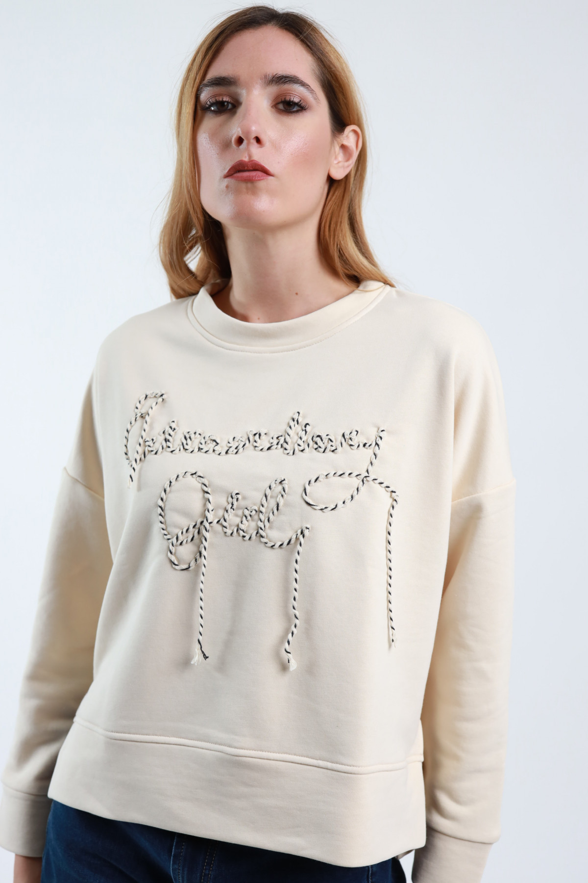 Sweatshirt mit Stickerei