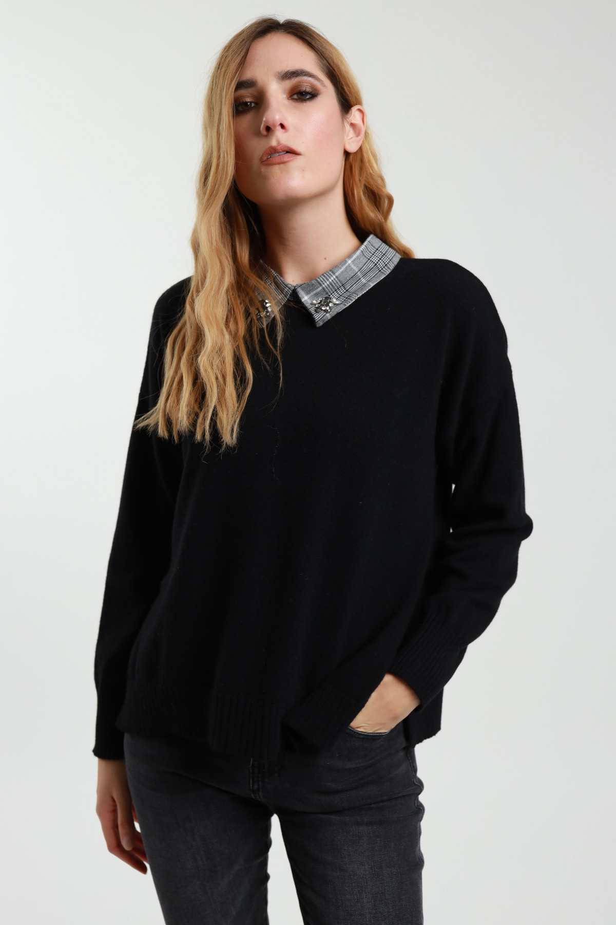 Check Collar Sweater