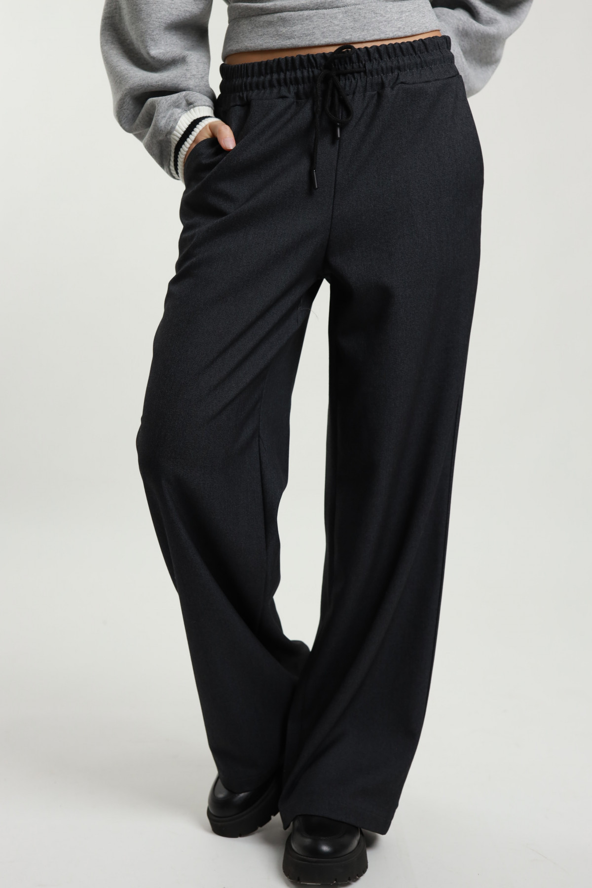 Straight Trousers with Elastic