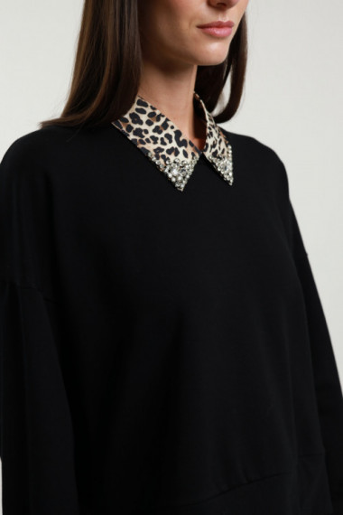 Rhinestone Spotted Collar Sweatshirt