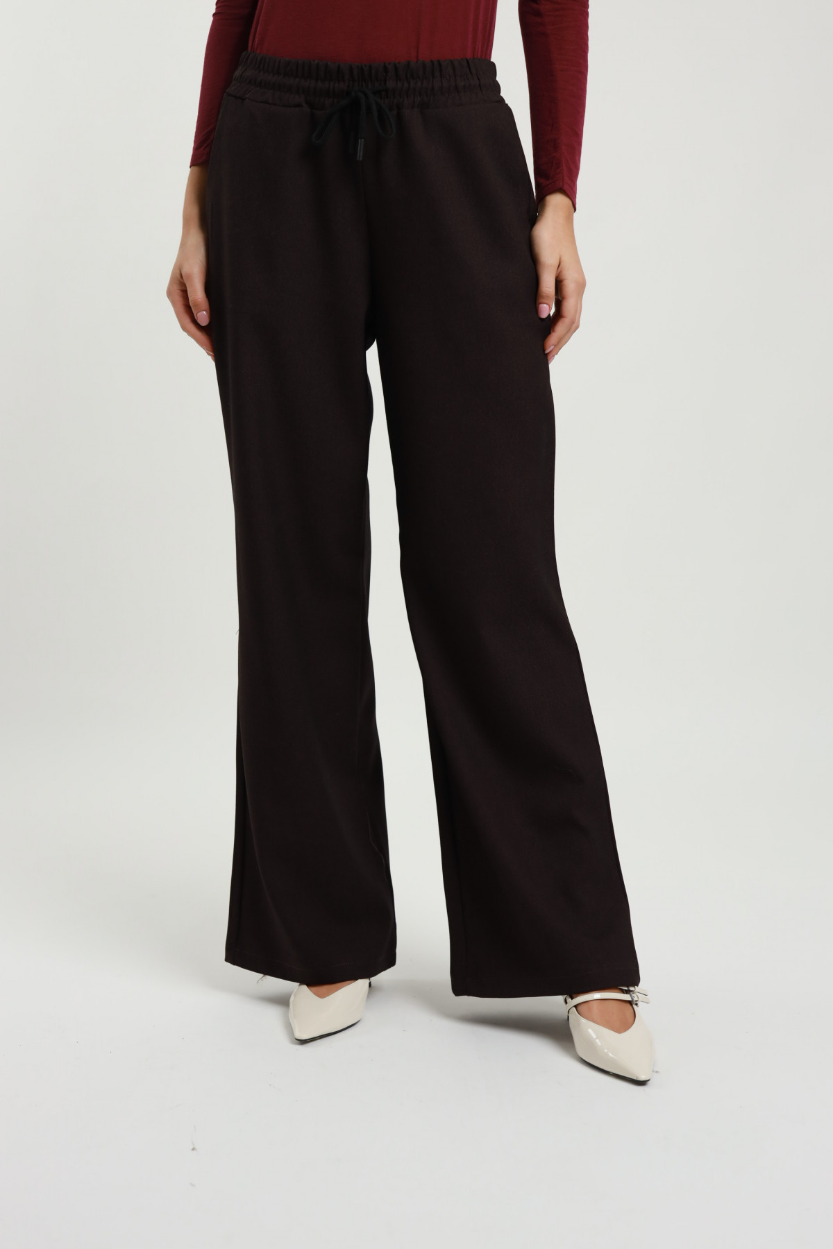 Straight Trousers with Elastic