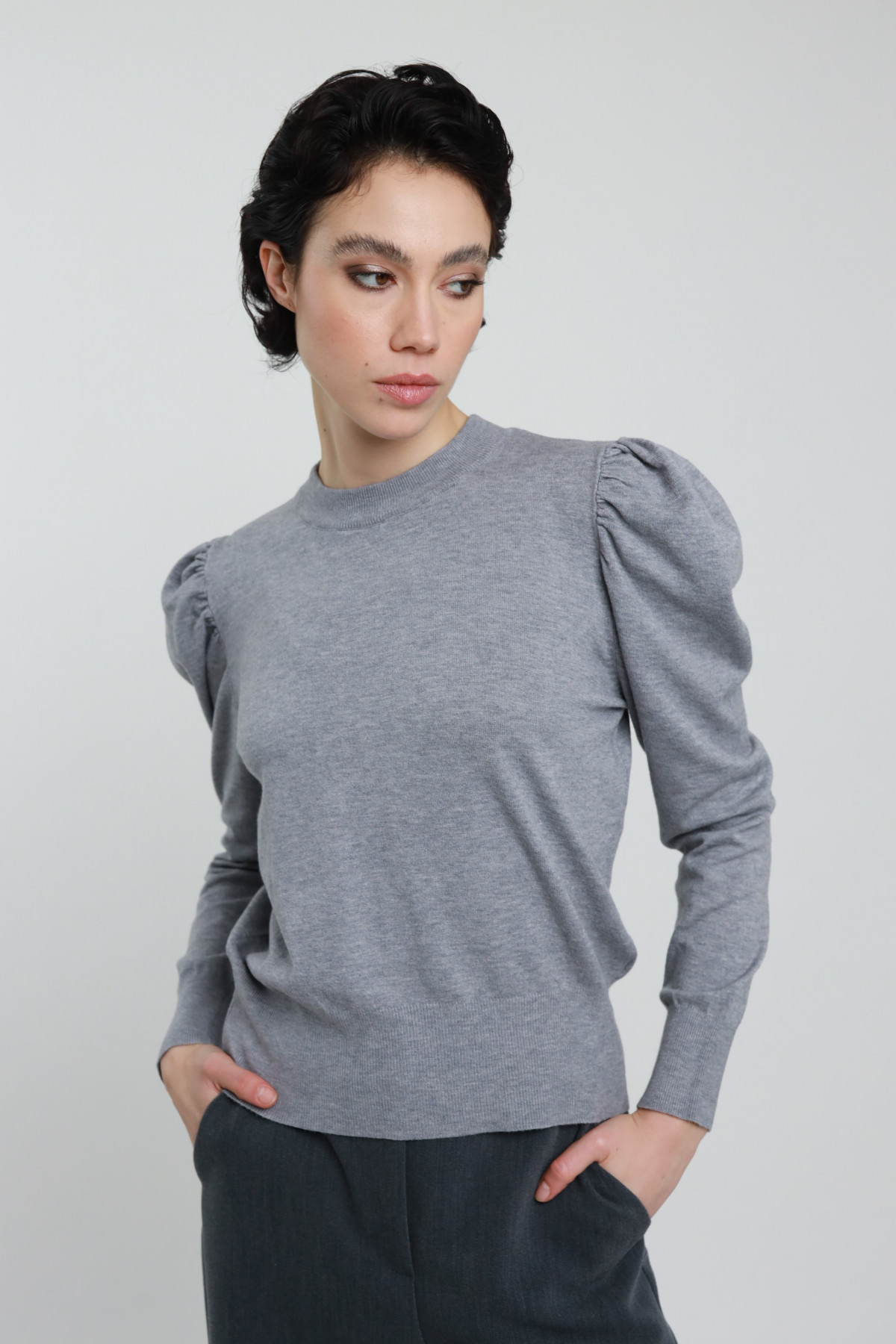 Pullover with Puff Sleeves