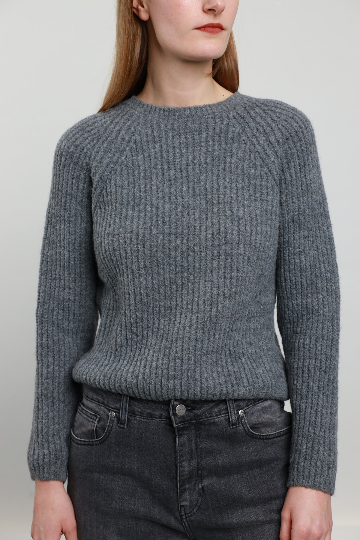 Crop-neck jumper