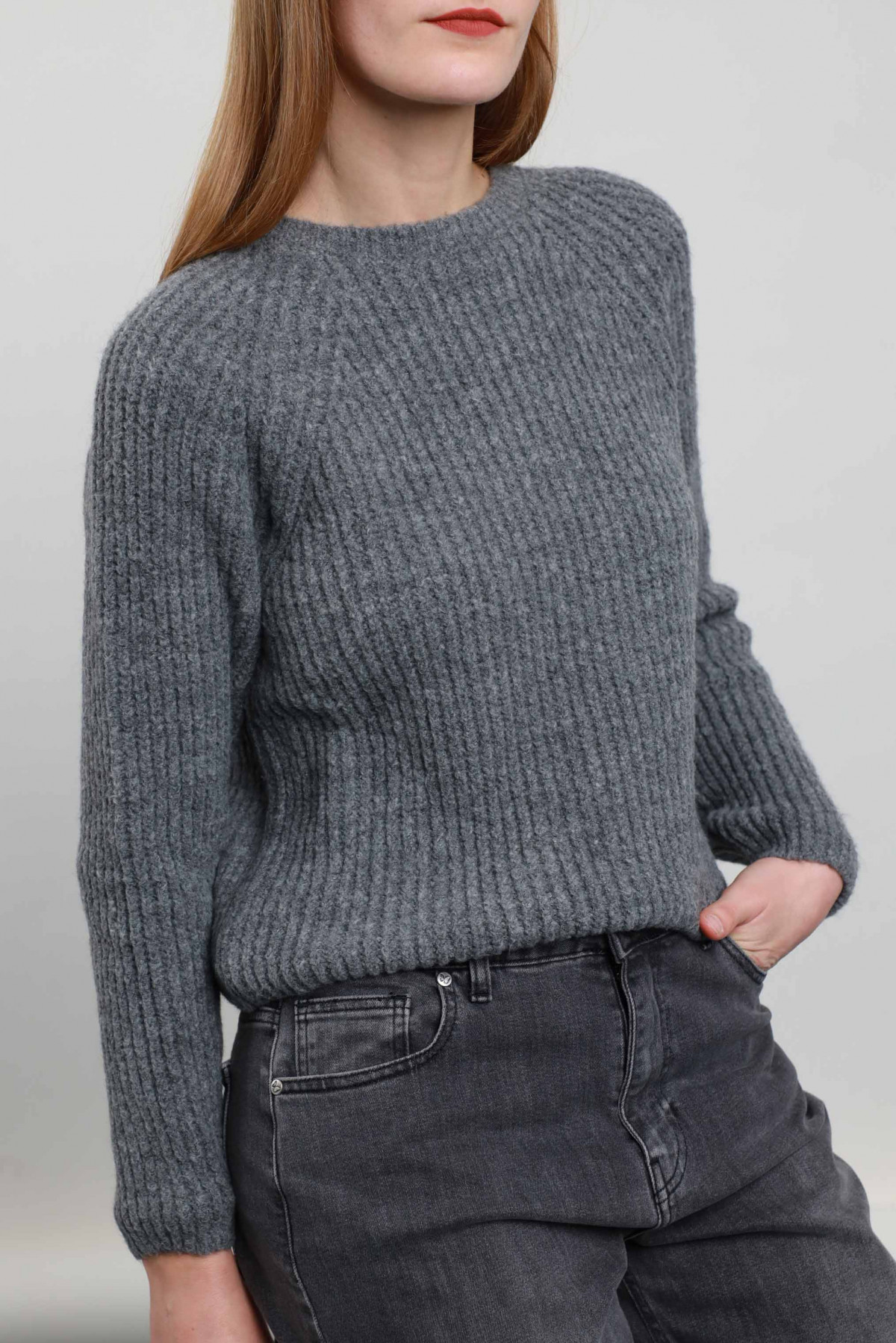 Crop-neck jumper