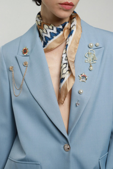 Jacket with pins