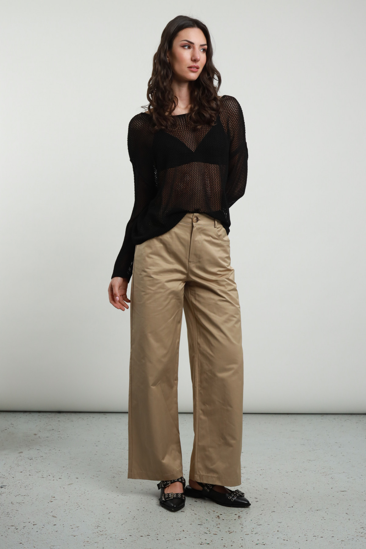 Large leg trousers