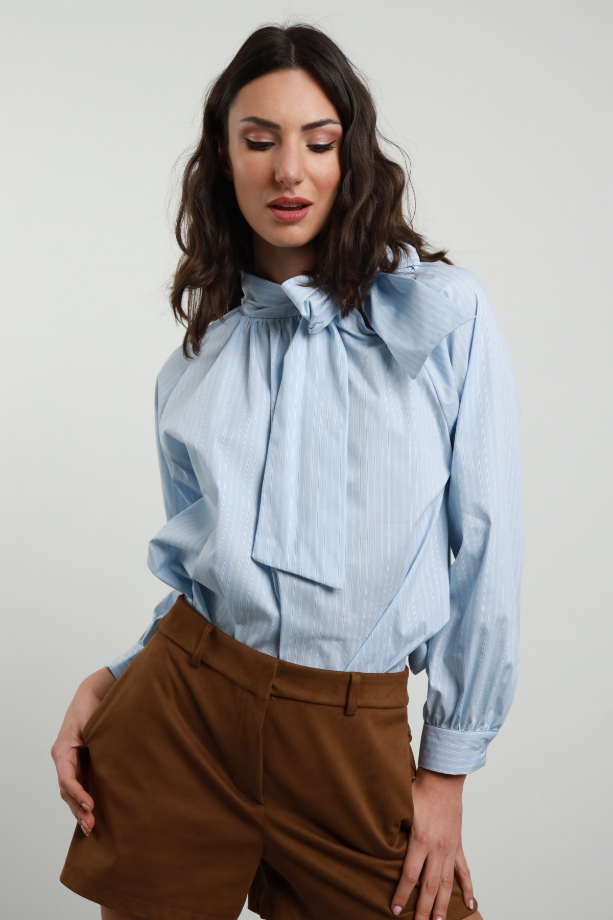 Blusa Camicia con Fiocco