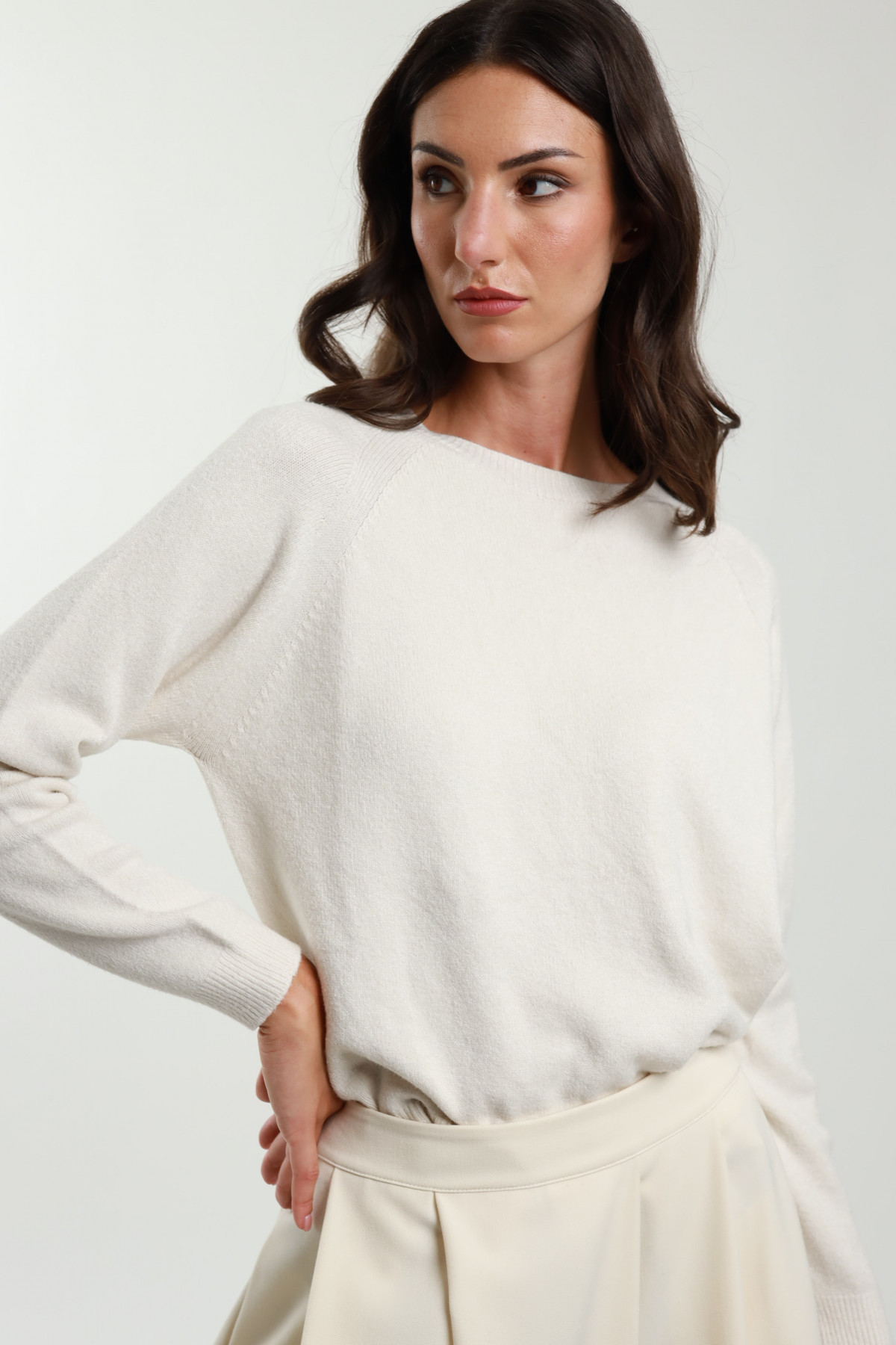 Solid color round neck sweater