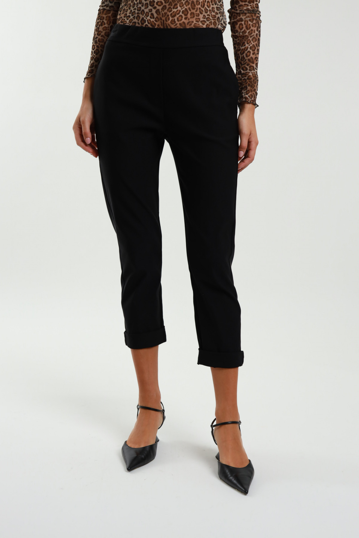 Slim trousers with cuff