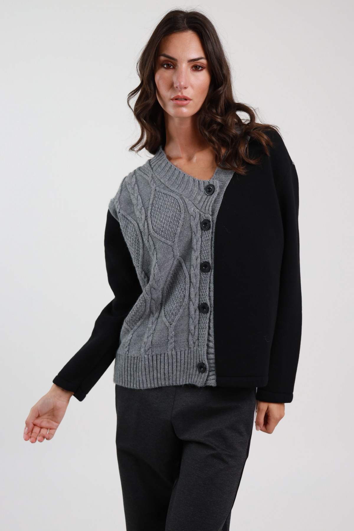 Strickjacke, Sweatshirt und Pullover